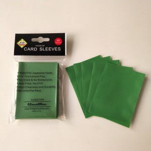 اللون الأخضر ماتي سطح الحرس الأكمام للحصول على بطاقة الألعاب اليابانية الحجم 60x87mm